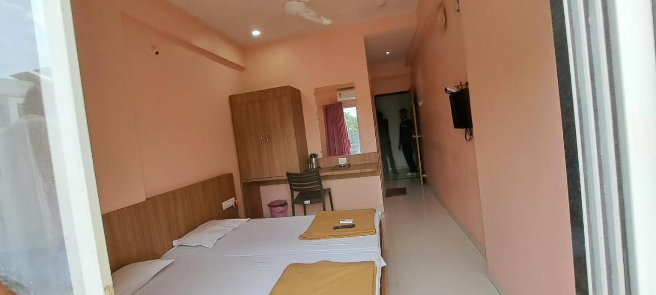 Hotel Aaditya Palace Bhusawal Экстерьер фото