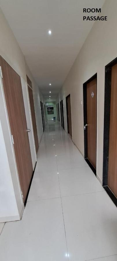Hotel Aaditya Palace Bhusawal Экстерьер фото